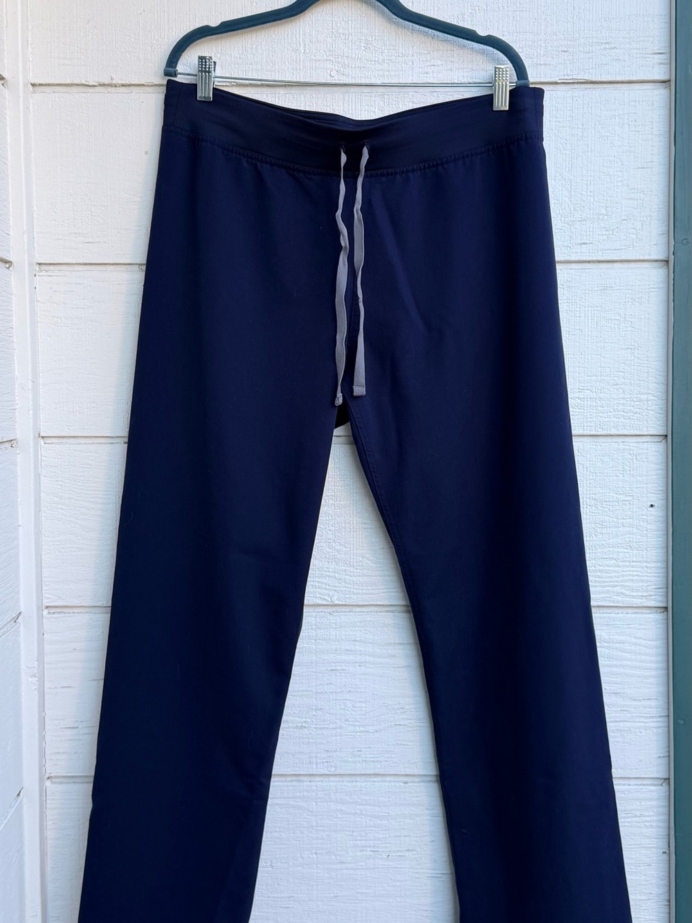 FIGS Women's NAVY Straight Leg Scrub Pants with Drawstring